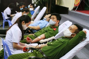 Hơn 1.400 công an Đà Nẵng tham gia hiến máu tình nguyện