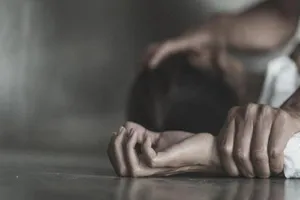 Đi tìm người tình rồi hiếp dâm bé gái 11 tuổi đang ngủ trưa