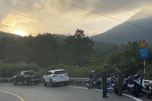 Rừng khu vực kẻ vượt ngục lẩn trốn bất ngờ bị cháy