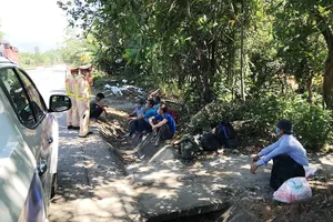 Nhiều người tìm cách rời khỏi Đà Nẵng bất chấp lệnh cấm