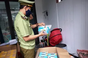 Đà Nẵng: Phát hiện khẩu trang y tế nghi ngờ kém chất lượng