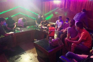 21 nam nữ phê ma túy trong quán karaoke ở Đà Nẵng