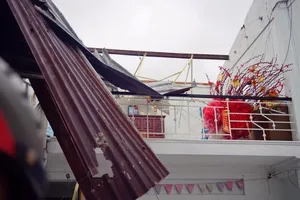 Đà Nẵng: Gió lớn khiến 2 căn nhà tốc mái