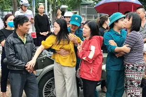 Người thân chiến sĩ Đoàn 337 nóng lòng chờ nhìn mặt lần cuối