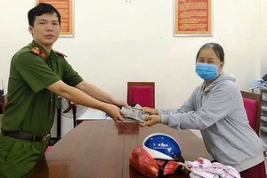 Đem tiền vứt thùng rác rồi …báo mất ở công an