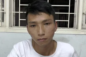 Đột nhập biệt thự trộm 3.000 USD, vàng và đồng hồ hạng sang