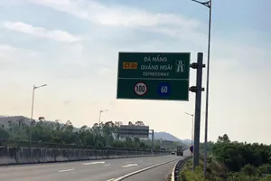 VEC chậm đổi biển báo tốc độ ở cao tốc Đà Nẵng – Quảng Ngãi