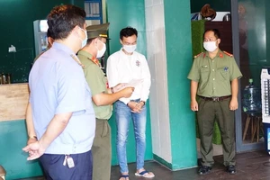 Bắt giám đốc tiếp tay nhập cảnh trái phép chuyên gia ‘dỏm’