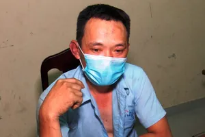 Tài xế chống đối, tông chốt kiểm dịch COVID-19 bị bắt