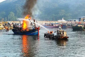 Đà Nẵng cảnh báo nguy cơ cháy tàu cá vì vắng chủ giữa mùa dịch