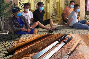 Ngăn chặn nhóm người mâu thuẫn trong quán nhậu định đánh nhau 