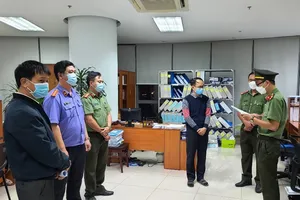 Bắt 1 chuyên viên ở Đà Nẵng nhận hối lộ