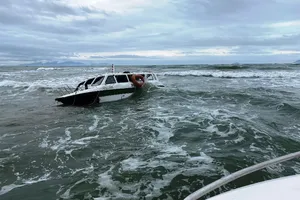 Nguyên nhân khiến ca nô lật 13 người chết tại Cửa Đại