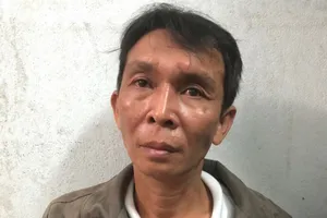 Sau khi hướng dẫn, cha cùng con trai 8 tuổi đi ăn trộm