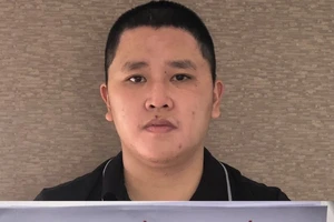 Dán giấy 'không trả tiền không sống yên' trước nhà con nợ để đòi tiền