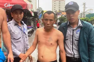 Đà Nẵng: Bắt kẻ trộm ví của du khách nước ngoài đi tắm biển