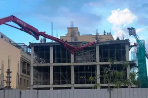 Vụ sập cần cẩu có vòi bơm bê tông: Thêm 1 người tử vong