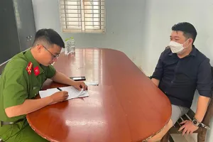 Say xỉn, tông xe SH vào Cảnh sát 911 khi bị chặn bắt