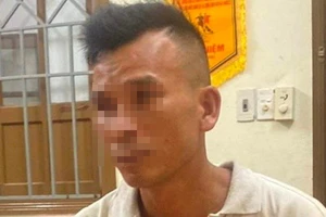 Đi chúc mừng đồng nghiệp trúng số thì bị đánh, về nhà lấy dao quay lại chém