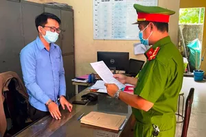 Bắt nhân viên ngân hàng hướng dẫn vay rồi chiếm đoạt tiền của khách