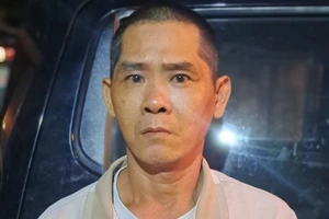 Cướp giật điện thoại bán được 400.000 đồng, chỉ kịp tiêu 20.000 đồng thì bị bắt