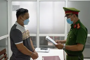 Bắt nam nhân viên ngân hàng lừa đồng nghiệp 7 tỉ đồng