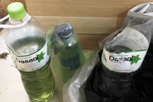 Người đàn ông mang bom xăng đi trả thù chủ cũ, bị cảnh sát phát hiện