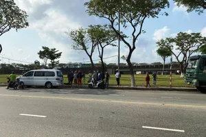 Trên đường đi làm, nữ công nhân bị xe ben cán tử vong 