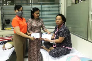 Vụ chồng đánh vợ nhập viện ở Đà Nẵng: Hội Liên hiệp Phụ nữ thăm hỏi nạn nhân