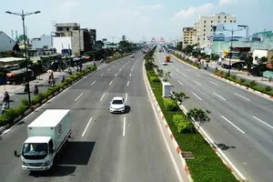 TP.HCM giao ba công ty làm đường Vành đai 2