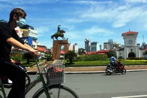 TP.HCM phá dỡ vòng xoay Quách Thị Trang