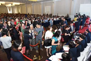 Chen chúc mua nhà đất dịp đầu năm