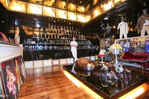 Khám phá biệt thự 3 triệu USD 'siêu' sang của Đàm Vĩnh Hưng