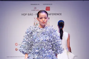 6 nhà thiết kế nước ngoài tại 'tuần lễ thời trang quốc tế Việt Nam'