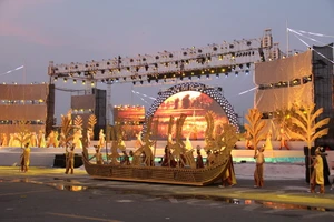 500 nghệ sĩ trình diễn khai mạc 'Năm du lịch quốc gia 2016'