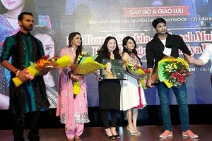 2 người 'chồng' của Cô dâu 8 tuổi được săn đón nồng nhiệt 