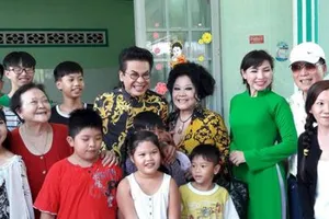 Thanh Bạch và Thúy Nga Paris nói gì về việc đám cưới 8 lần