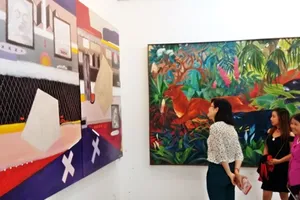 Góc nhìn trái ngược trong triển lãm tranh người và thú