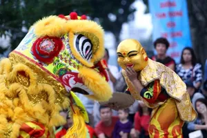 Liên hoan lân sư rồng trên phố đi bộ Nguyễn Huệ