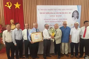 Trao Giải thưởng Trần Văn Giàu 2017