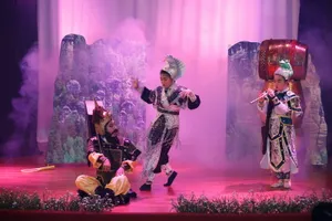 Nghệ sĩ tưng bừng dự ra mắt sân khấu Kịch Rubik ​