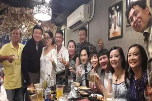 Nghệ sĩ Bảo Quốc 'hú' họp mặt, sao hài ồ ạt tham dự