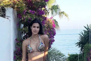 Hình thể nóng bỏng với bikini của tân Hoa hậu Quốc tế 20 tuổi 