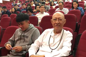 Nghệ sĩ Ái Như: ‘Anh Lê Bình rất mau nước mắt’