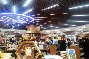 Cuối tuần đi nhà sách mới toanh, rộng 1.400m2 ở Sài Gòn