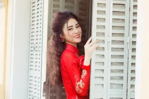 Ngắm vẻ đẹp thiếu nữ của á hậu Lý Kim Thảo trong áo dài tết