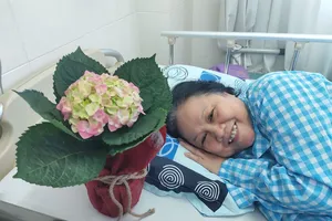 Nghệ sĩ Ái Như phải nằm viện lâu ngày sau khi bị ngã