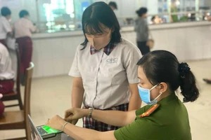 Công an tăng cường cấp CCCD cho học sinh