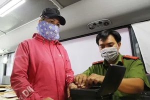 Công an mở đợt cao điểm cấp căn cước công dân 