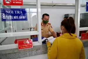 Từ ngày 15-8, thủ tục đăng ký sang tên xe thực hiện như thế nào?